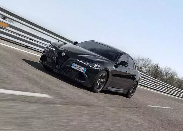 話題のクルマを品定め！〈フェラーリ〉譲りのV6をFRで！　〈アルファ・ロメオ〉ジュリア クアドリフォリオ エストレマ