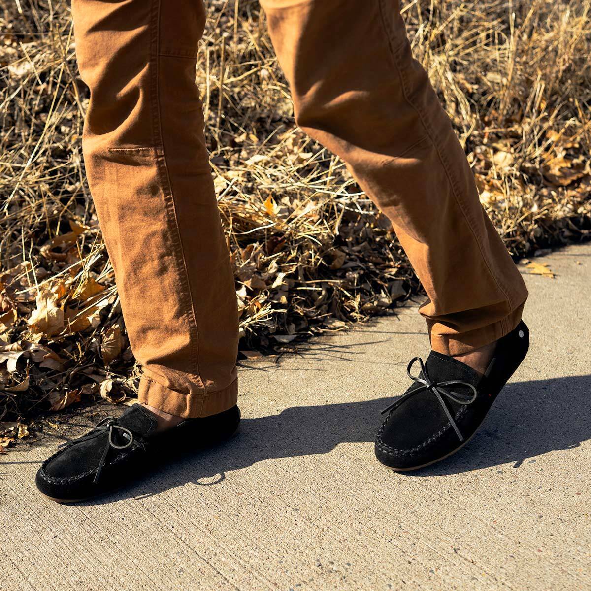 アメリカブランドのモカシンの名門から素足履きできるローファーモックが新登場！