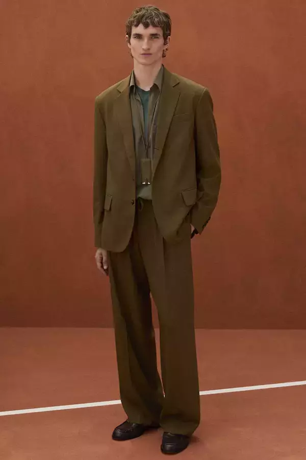 ゴンミーノが誘う、イタリアの社交空間——〈トッズ〉のポップアップが新宿に！