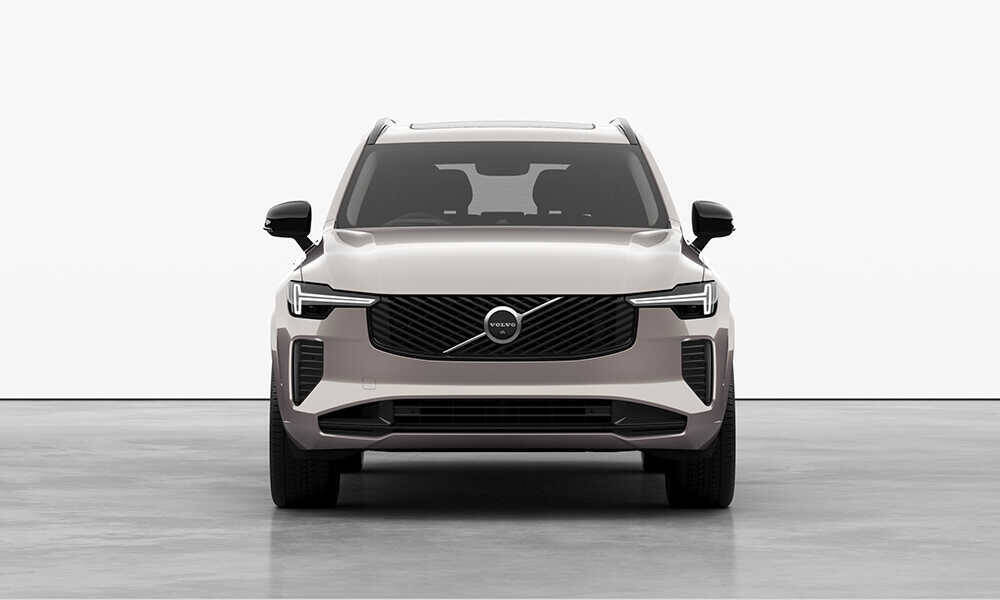 話題のクルマを品定め！魅せられるのはエイジレスな魅力！〈ボルボ〉XC90
