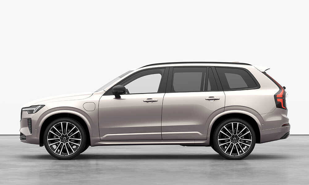 話題のクルマを品定め！魅せられるのはエイジレスな魅力！〈ボルボ〉XC90
