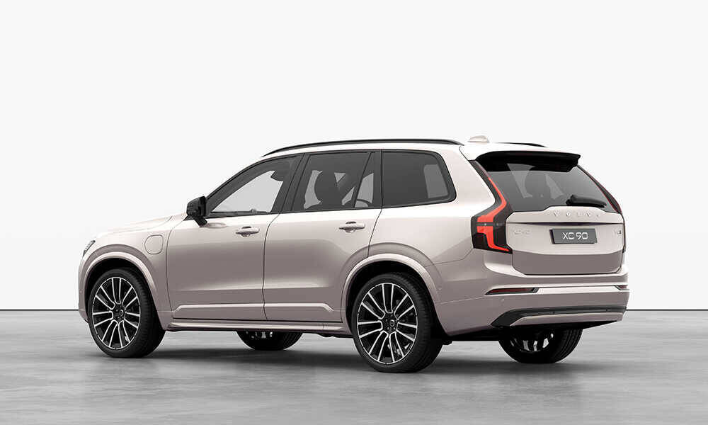 話題のクルマを品定め！魅せられるのはエイジレスな魅力！〈ボルボ〉XC90