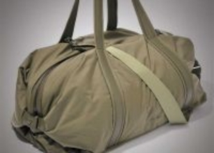 FOCUS ON 今月注目したいモノ・コト！海との繋がりを感じさせてくれる、ラグジュアリーな格上ダッフルバッグ！