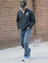 【年末年始まとめ配信】セレブ愛用のスニーカーとは？　“ブルー”で足元から爽やかさ出し!?