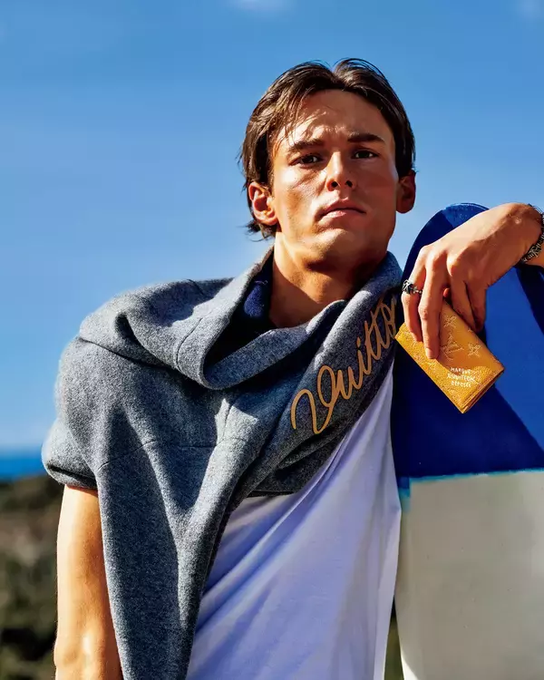 レザー小物を買うならサン・イエローかオーシャン・ブルーがいい！