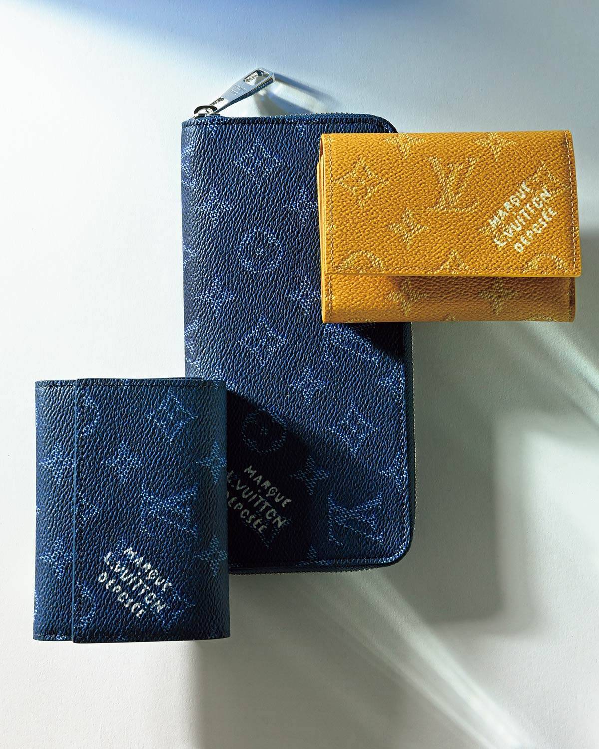 レザー小物を買うならサン・イエローかオーシャン・ブルーがいい！