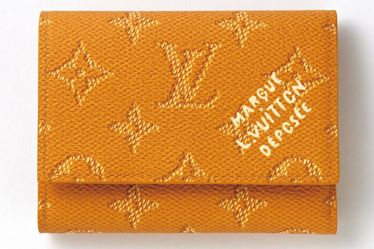 レザー小物を買うならサン・イエローかオーシャン・ブルーがいい！