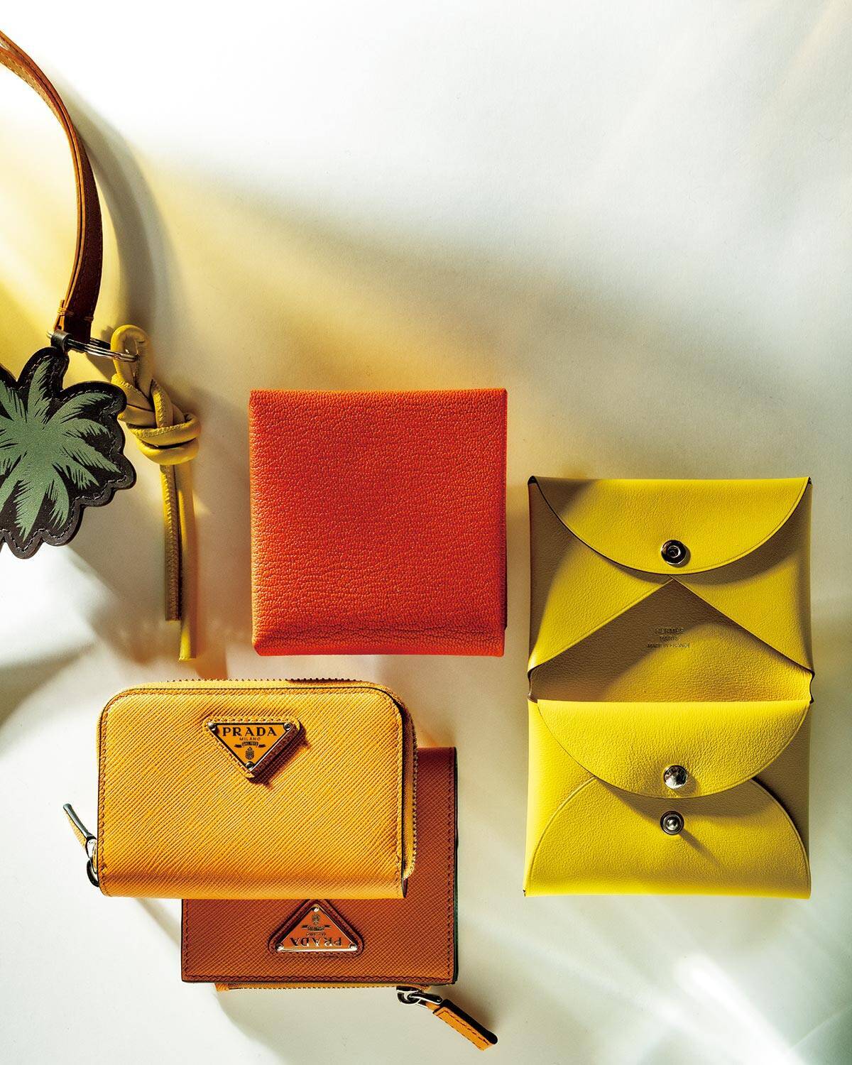 レザー小物を買うならサン・イエローかオーシャン・ブルーがいい！