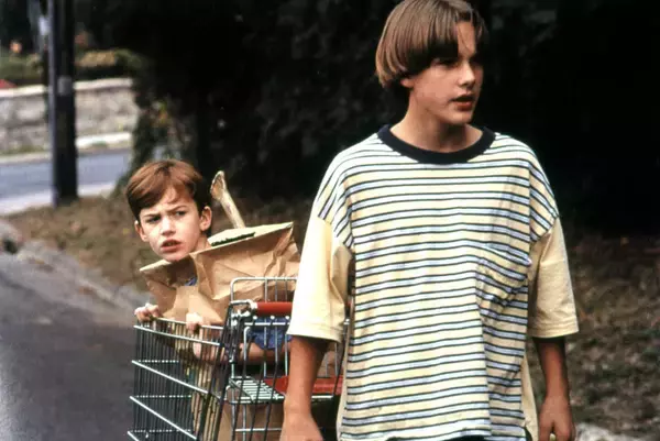 思わず目頭が熱くなる！大人も泣ける映画5選！《再配信》