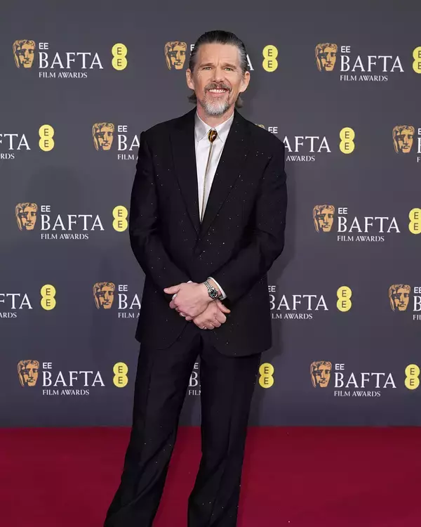 第79回英国アカデミー賞（BAFTA）でセレブが着用していた〈オメガ〉の時計