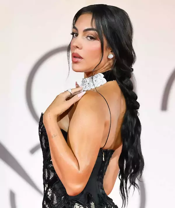 セレブなガールフレンド【ジョージナ・ロドリゲス】、無名の店員から大富豪アスリートの婚約者に！