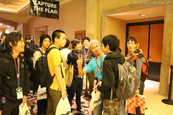 「世界最大のハッカーイベントDEF CON CTF、日本チーム参戦レポート」の画像