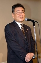 日中友好協会の会長に自民党の加藤紘一氏が就任