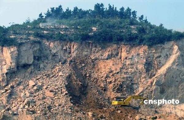 安徽 乱開発で環境破壊 山が採土場に 08年7月日 エキサイトニュース