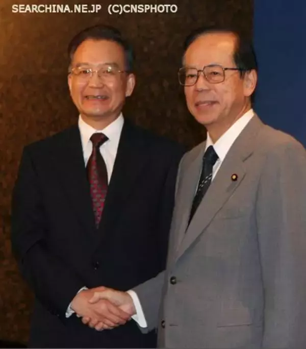 福田首相辞任：中国では人気絶大「最も優れた政治家」