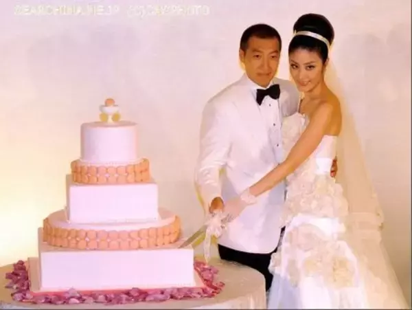 【中華芸能】ケリー・チャン結婚式は豪華・こだわり・大判振る舞い
