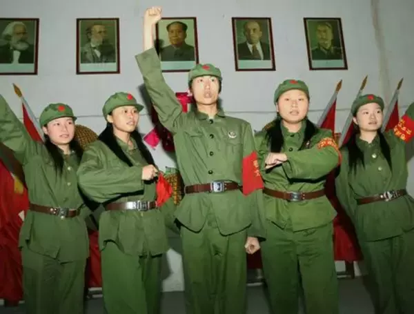 「悲惨な文革10年間」も商売の種、革命委員会を再現