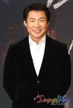 【韓流】俳優パク・サンウォン、初の写真展の収益金全額を寄付
