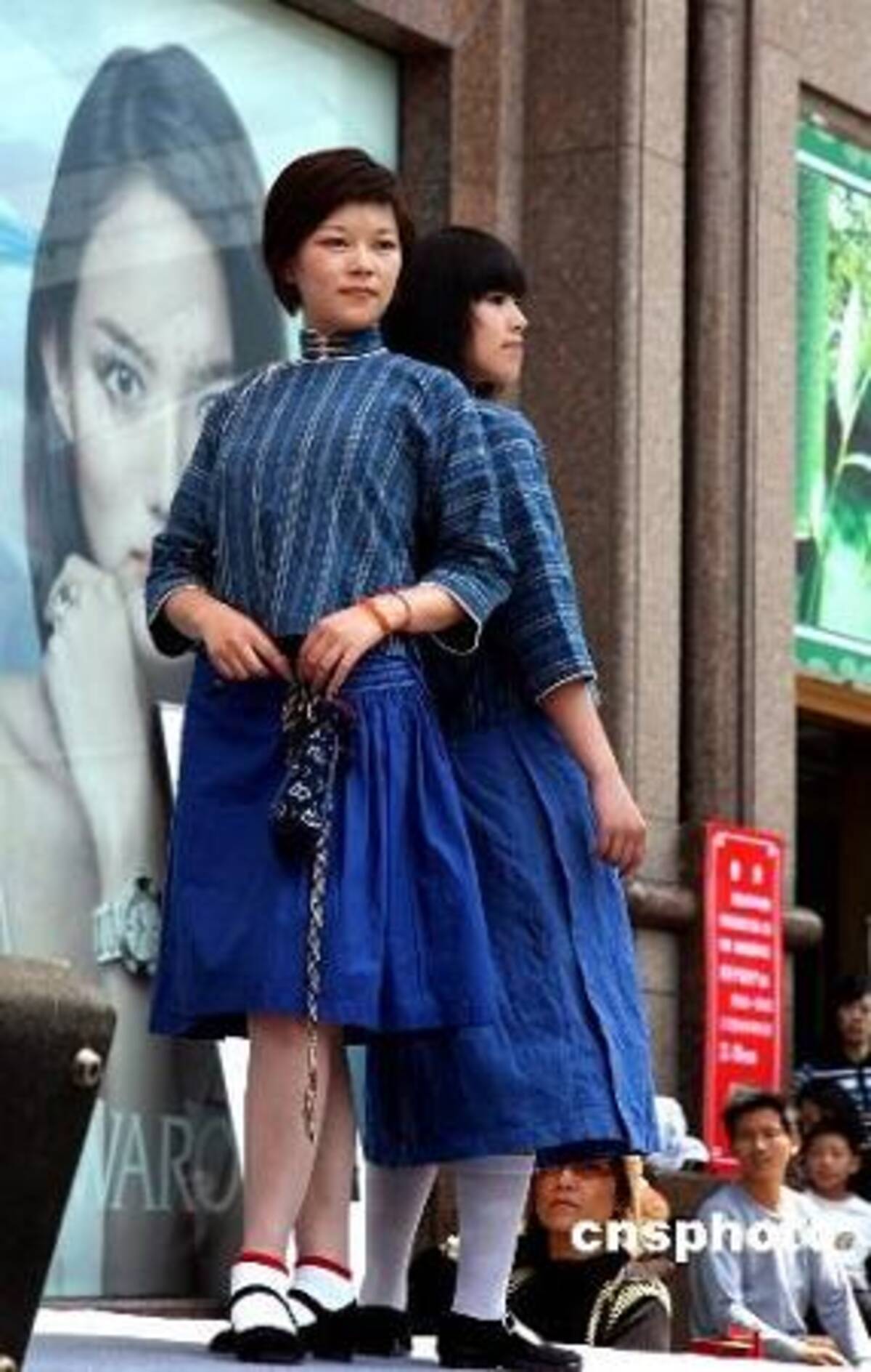 昔懐かしい手織り木綿の服 オールドファッションショー 上海 09年5月30日 エキサイトニュース