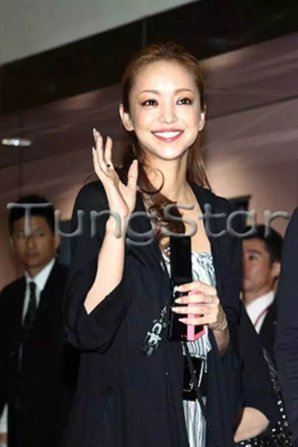 安室奈美恵が台湾ソロコンサート、「台風接近中」の中で