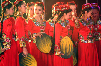 甘い香りと美女に陶酔、ハミウリ祭開催－新疆