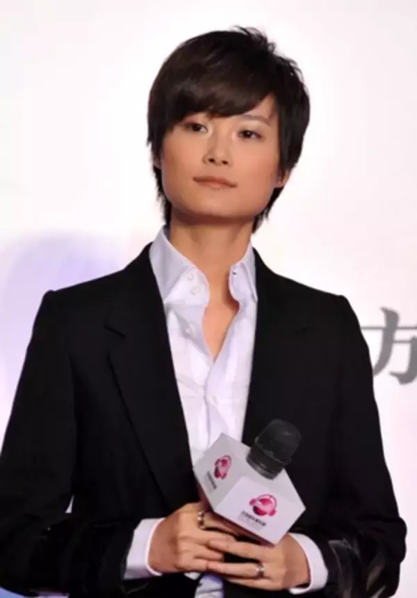 【華流】クリス・リー、人気女優らと本格メイク姿を披露