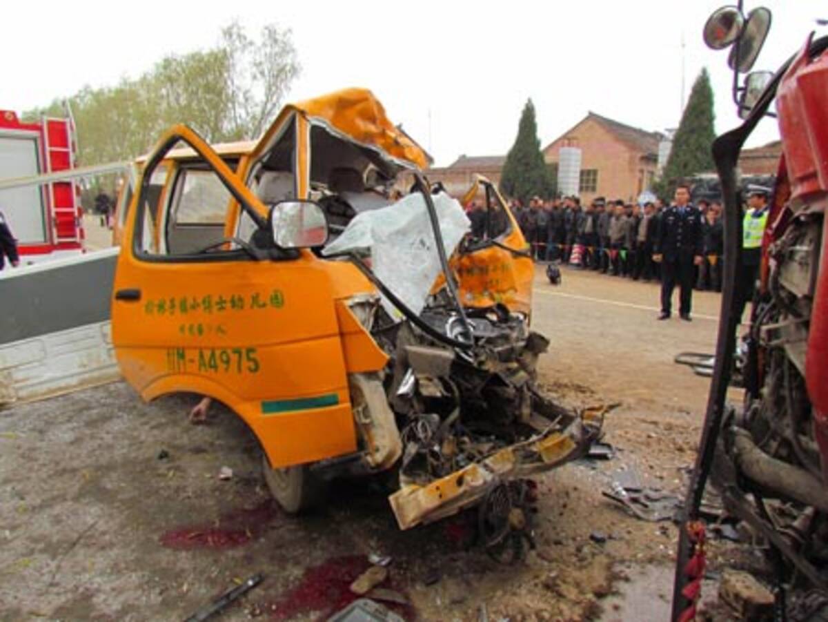 通園バス衝突 園児ら人死亡 改造車 定員超過の疑い 甘粛 11年11月17日 エキサイトニュース