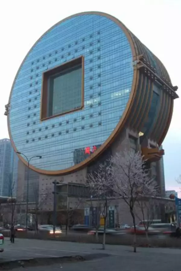 英国で「私もそう思う」…世界的で最も醜い中国“銭ゲバ”ビル