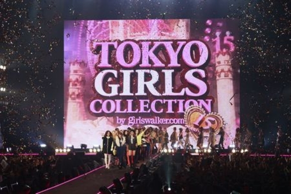 Cl From 2ne1 が 東京ガールズコレクション 16 でローラと共演 16年9月5日 エキサイトニュース