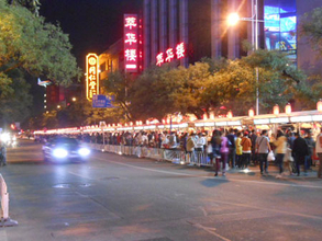 北京市が屋台のバーベキューを禁止…飲食業PM2．5原因の13％