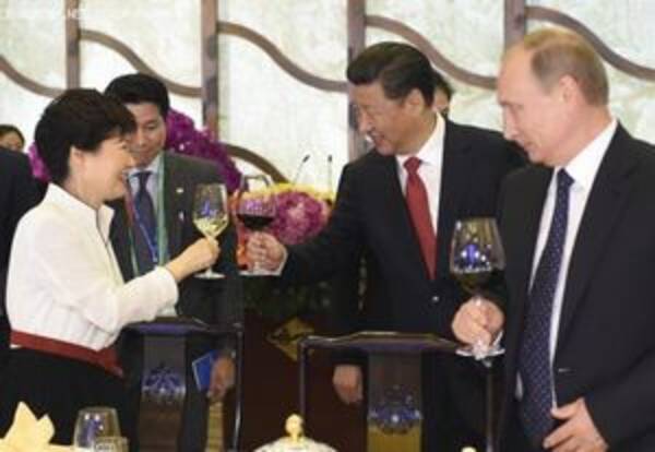 日本に勝利 中国 習近平 韓国 朴槿惠 ロシア プーチン が祝杯 15年9月3日 エキサイトニュース