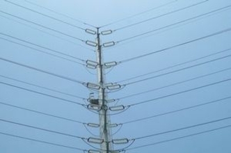 空に飛んだ風船、高圧線に接触して水素が爆発　　電線ショート、テレビ爆発・電球爆発・蛍光灯も爆発