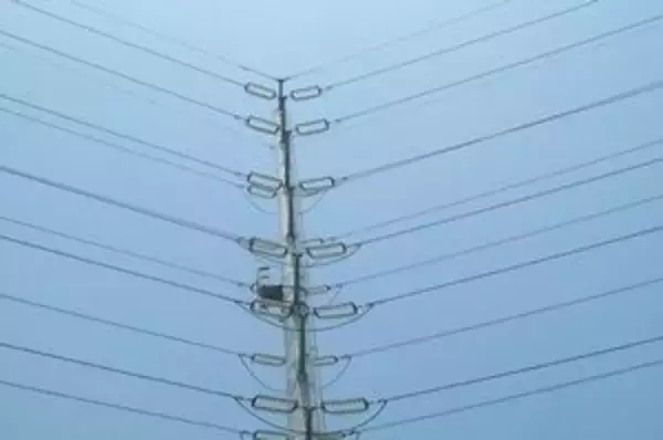 空に飛んだ風船、高圧線に接触して水素が爆発　　電線ショート、テレビ爆発・電球爆発・蛍光灯も爆発