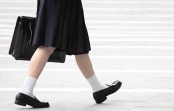 なぜ日本の女子高生のスカートは短いのか 校則だと勘違いする中国人も 16年3月28日 エキサイトニュース