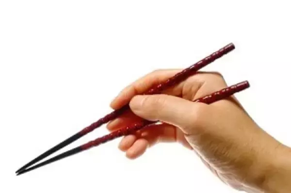 中国人には驚き！？　日本には「箸使いのタブー」がこんなにたくさんある！　＝中国メディア