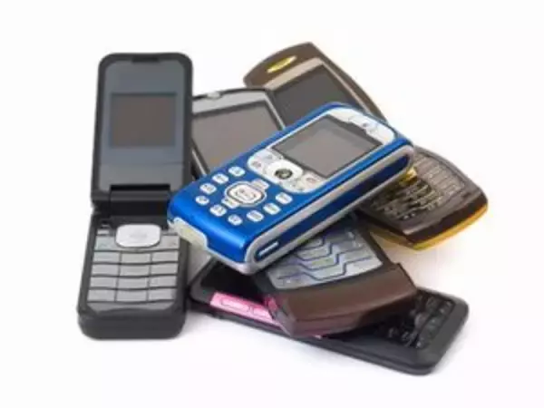 日本人の「ガラケー好き」を支える、独自の「折り畳み文化」＝中国メディア