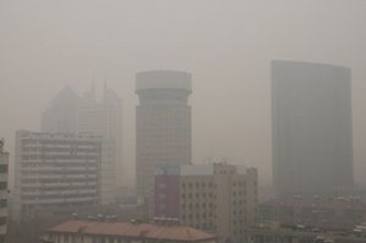 大気汚染スモッグがひどい中国、高速鉄道内に空気清浄機持ち込む市民がついに出現！？