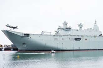 米国の退役艦という「近道」を使い、日本は空母を保有するかも＝中国メディア