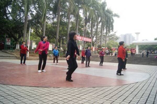 中国で見られる 広場で血気盛んにダンスを踊る中年女性 日本で見ないのはなぜ 中国 18年7月2日 エキサイトニュース