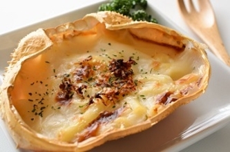 中国人が雑然と貪るように食べるカニ、日本ではこんなに優雅に食べるなんて！＝中国メディア