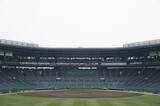 「中国人記者が甲子園を観戦、日本人の「スタンド清掃」が日常的な習慣であることに衝撃を覚える」の画像1