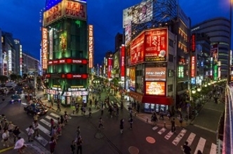 昼間はみんなしっかりしているのに・・・日本の夜の街を歩いた中国人観光客が驚いた理由＝中国メディア