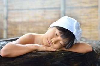 どうして日本人は温泉に入るとき「素っ裸」になるのか？＝中国メディア