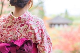 日本人が和服を着て街を歩いても違和感がないのに、中国人が漢服を着ると「浮いてしまう」のはなぜ？