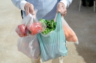 日本では今になってレジ袋の有料化？　中国人にとっては意外で驚き＝中国メディア
