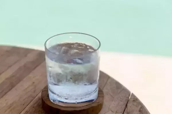 日本の飲食店で「氷水」が提供される理由、それは「おもてなし」の名残だった＝中国
