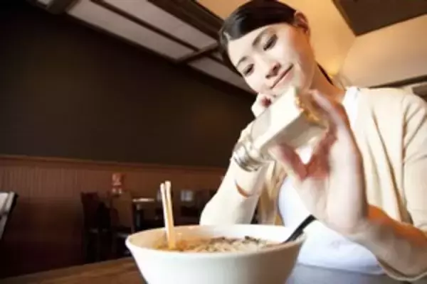 私が思う日本社会の怖いところ、それは女性が気軽に「ひとり飯」できないことだ！＝中国メディア