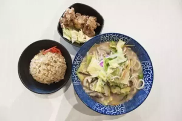 「日本人のラーメンの食べ方」は独特・・・なぜライスがセットなのか＝中国メディア