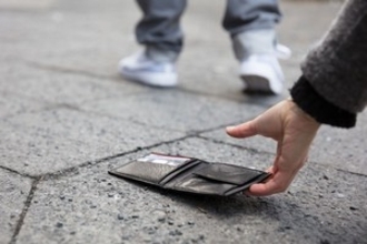 落とし物をしても戻ってくる日本、現金の紛失すら「スピード解決」＝中国メディア