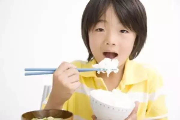 日本の子どもに偏食が少ないのは一体なぜ？　